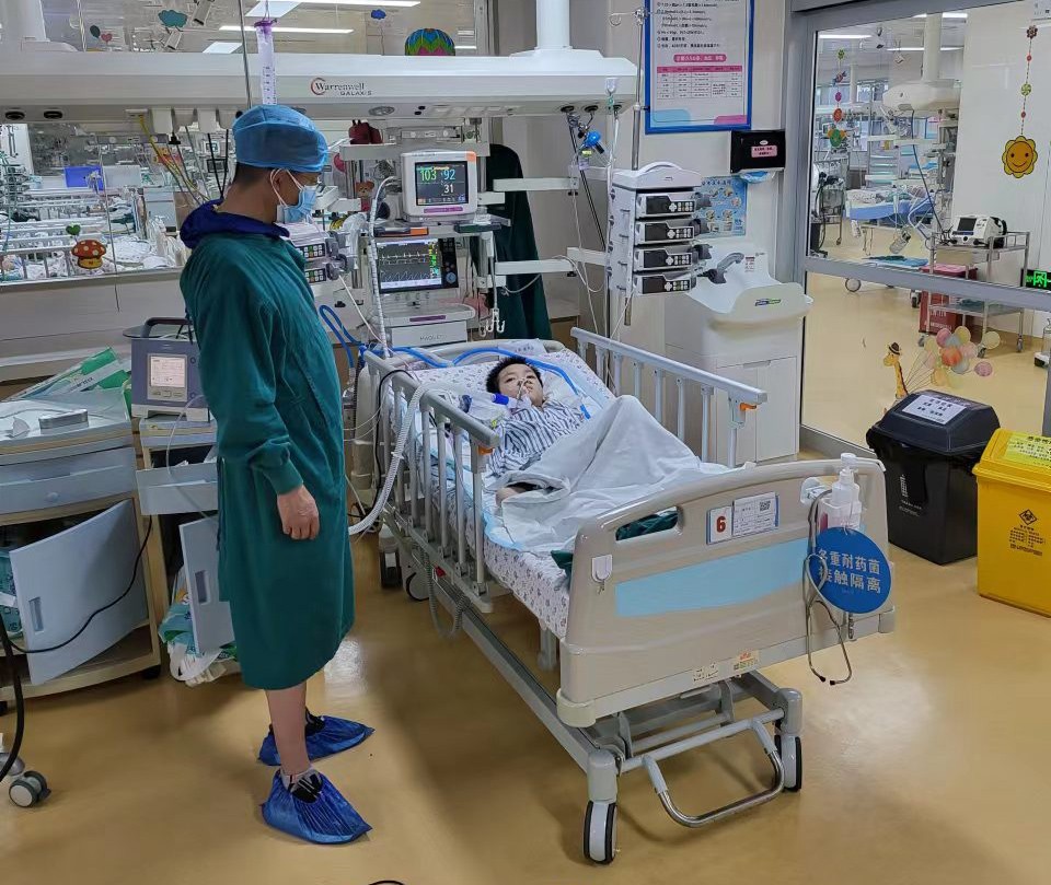 昆山市跨省救护车出租公司